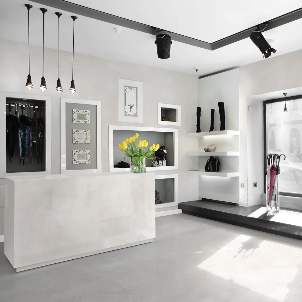 Marfil Daltile quartz / porcelain with brass hardware