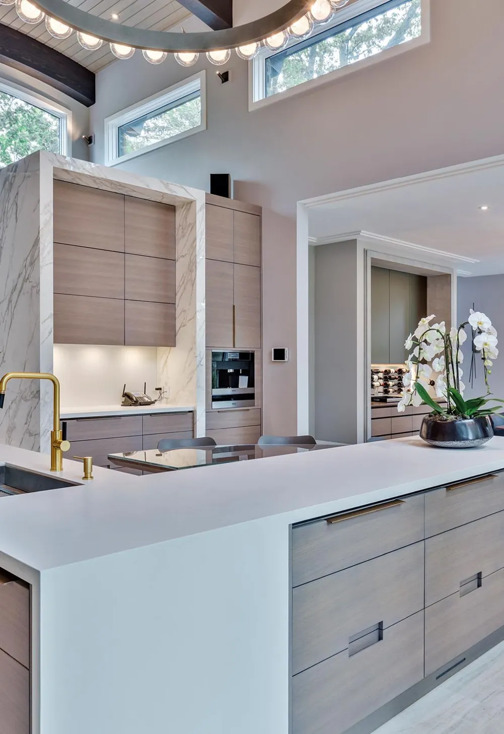 Beton Neolith sintered stone with brass hardware