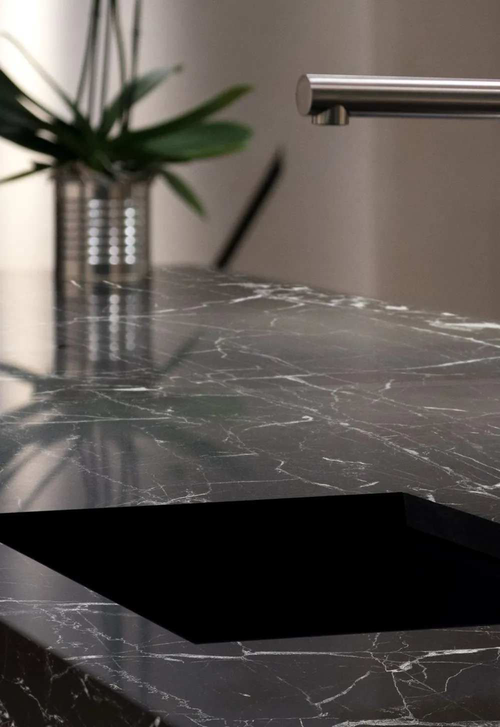 Whitehaven Neolith sintered stone waterfall edge