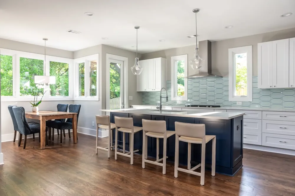 Et Statuario Silestone quartz waterfall edge