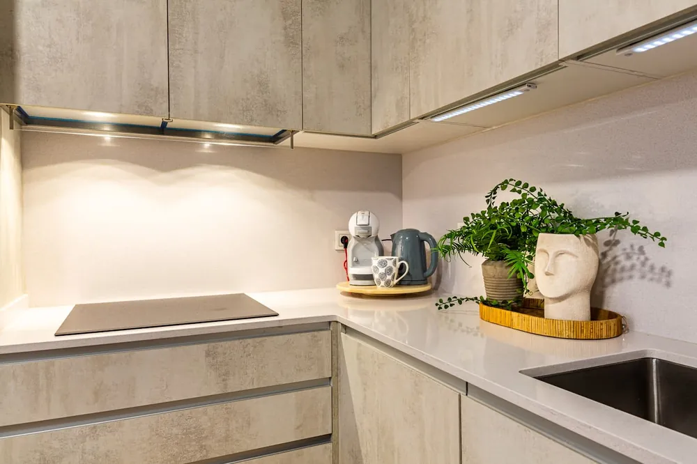 White North Silestone quartz full slab