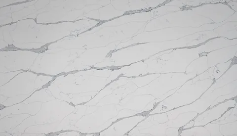 Calacatta Gilde quartz slab