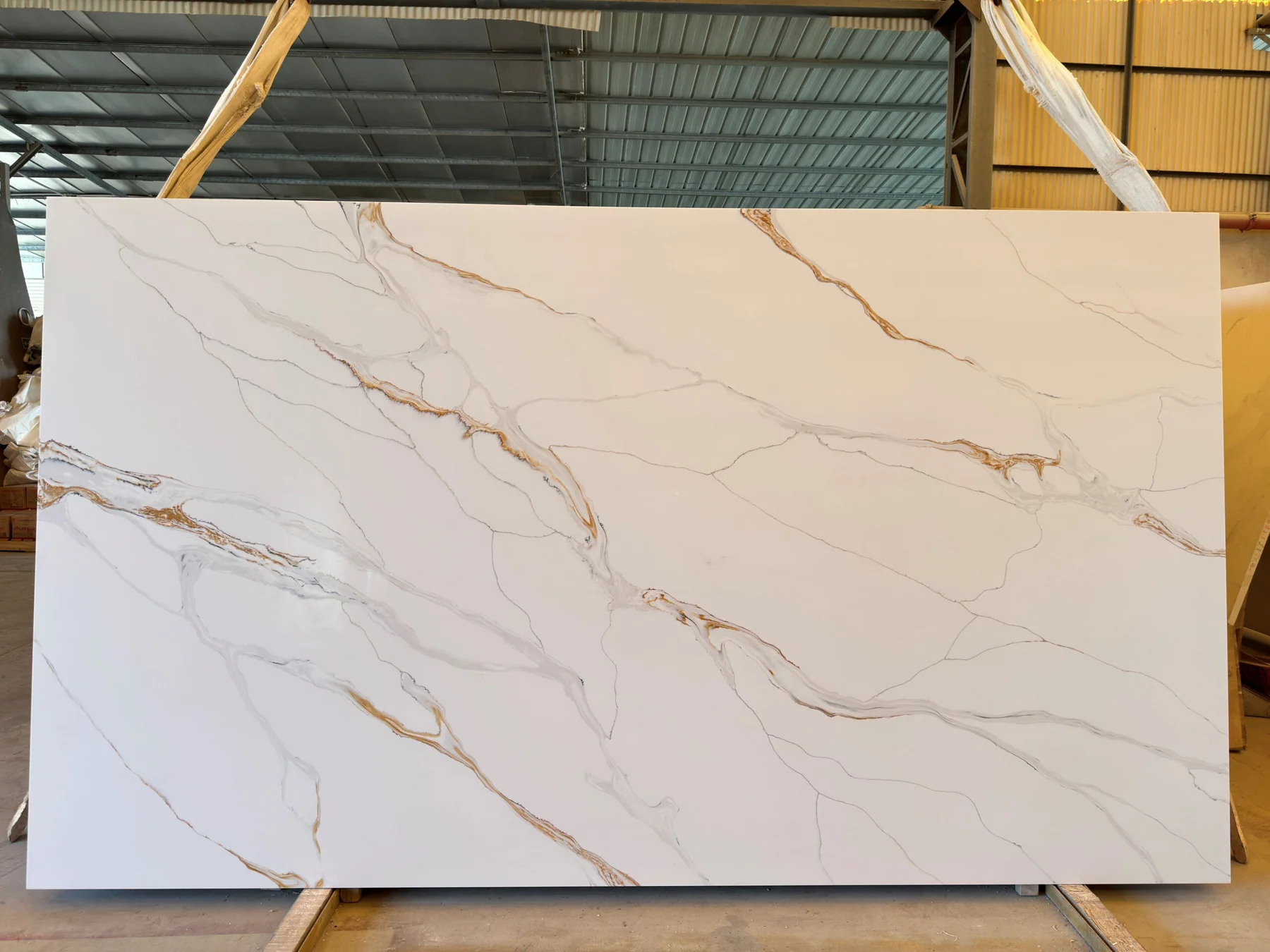 Calacatta Nepa Gold quartz slab