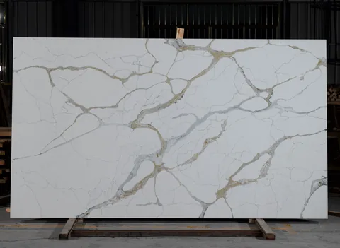 Calacatta Yosemite quartz slab